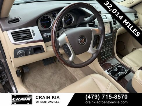 Used 2014 Cadillac Escalade Premium image 10