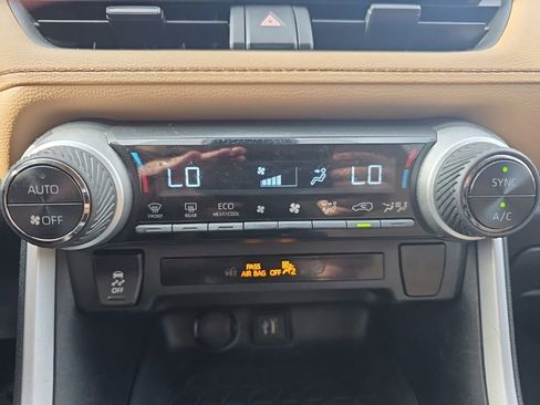 Used 2024 Toyota RAV4 LE image 26