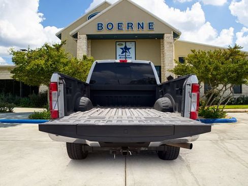 Used 2019 Ford F250 Lariat w/ Lariat Value Package AWD/4WD image 5