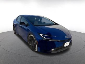 Used 2025 Toyota Prius LE video 2