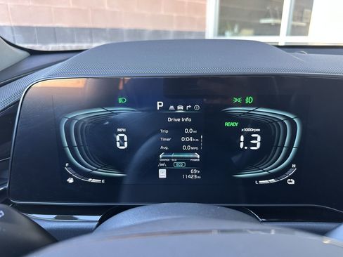 Used 2023 Kia Niro EX Touring image 16