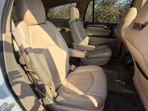 Used 2012 Buick Enclave Premium image 29