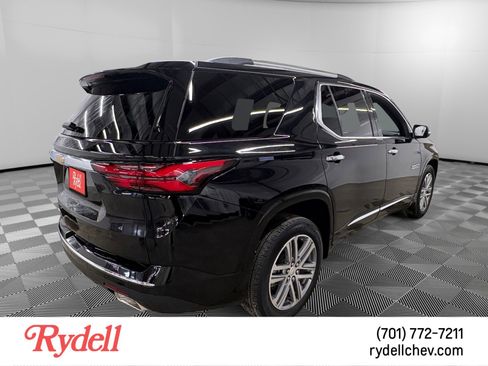 Used 2023 Chevrolet Traverse High Country image 5