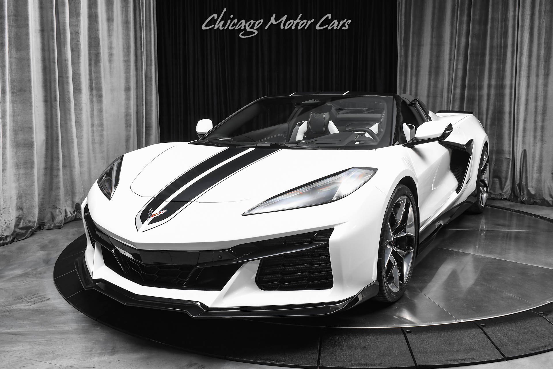 Used 2025 Chevrolet Corvette Z06 w/ Stealth Interior Trim Package RWD image 2