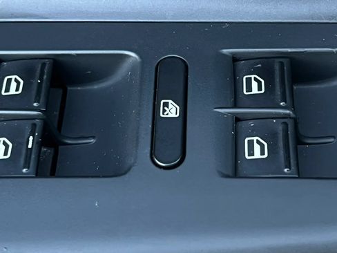 Used 2013 Volkswagen Jetta S FWD image 34