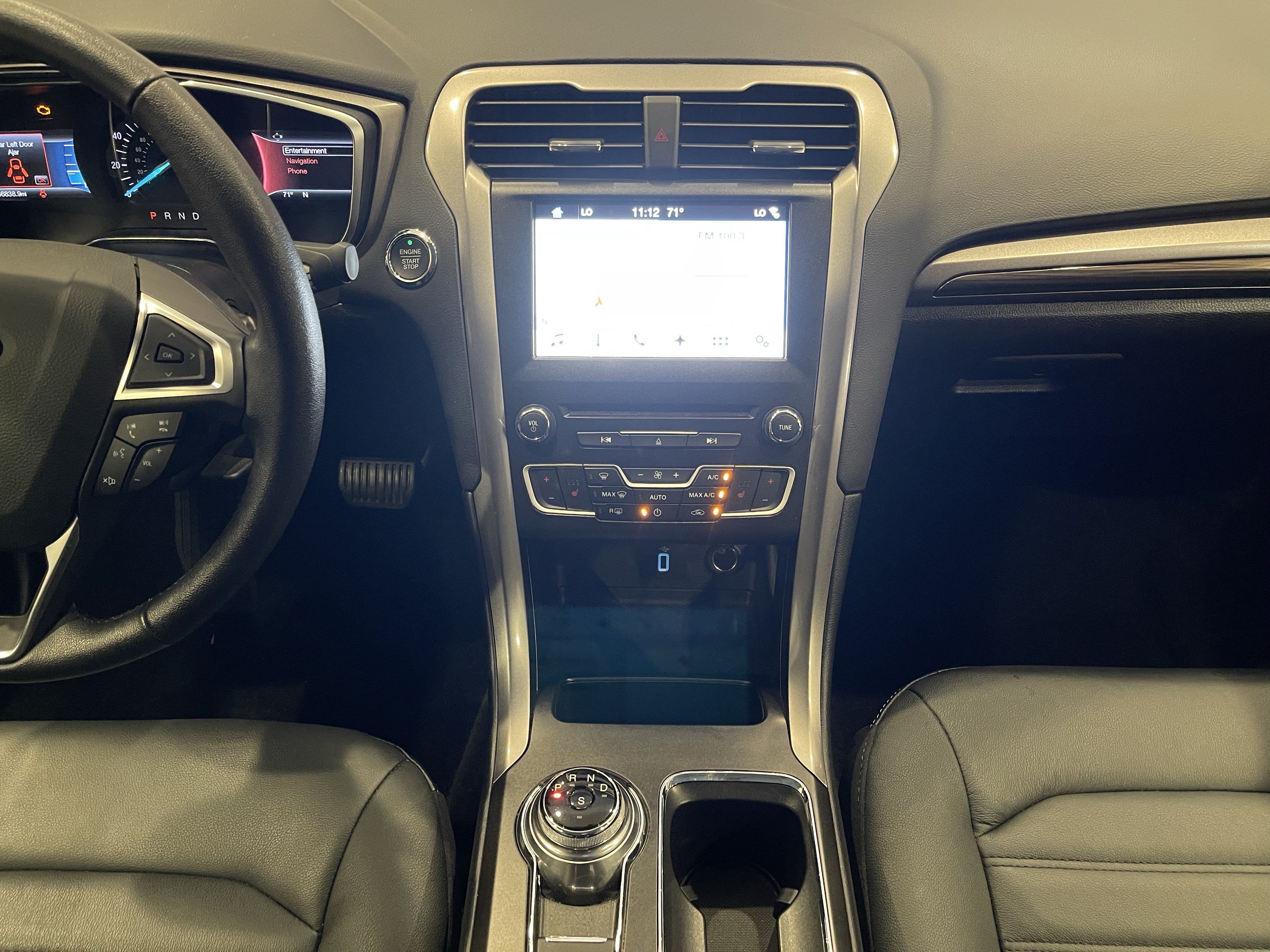 Used 2018 Ford Fusion SE w/ Fusion SE Technology Package AWD/4WD image 17