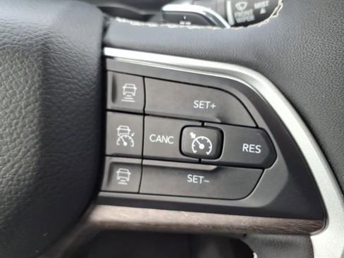 Certified 2023 Jeep Grand Cherokee L Limited image 25