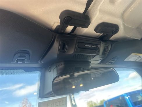 New 2025 Jeep Gladiator Sport image 28