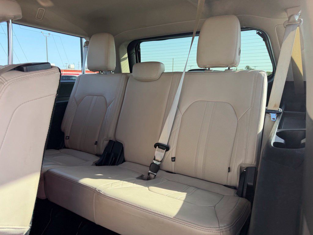 Used 2023 Ford Expedition Max Platinum AWD/4WD image 13