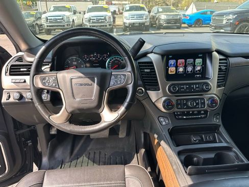 Used 2018 GMC Yukon Denali w/ Denali Ultimate Package AWD/4WD image 15