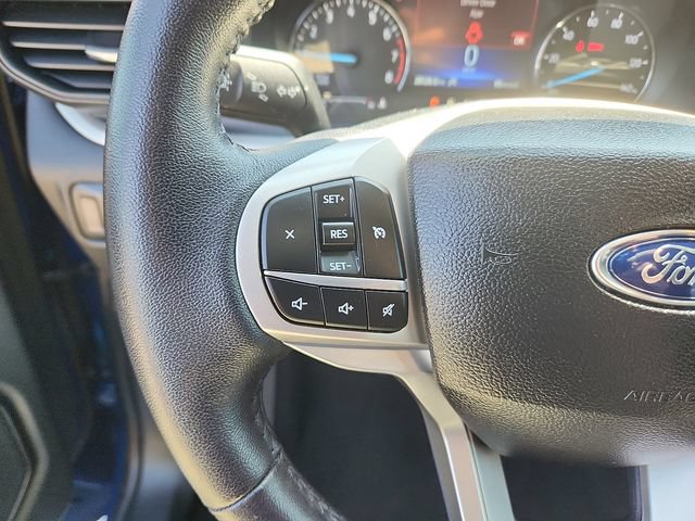 Used 2023 Ford Explorer XLT AWD/4WD image 16