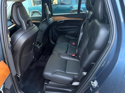 Used 2022 Volvo XC90 T6 Momentum w/ Climate Package AWD/4WD image 7
