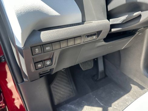 New 2026 Toyota Sienna XLE FWD image 24