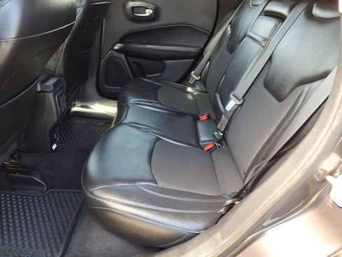 Used 2018 Jeep Compass Latitude w/ Popular Equipment Group AWD/4WD image 10