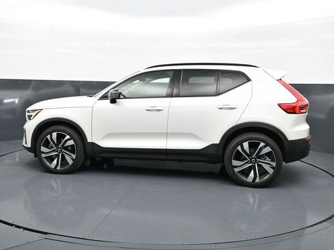Used 2025 Volvo XC40 B5 Plus AWD/4WD image 4