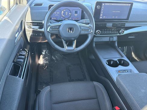 Used 2024 Honda Prologue EX image 8