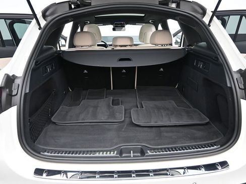 Used 2024 Mercedes-Benz GLC 300 4MATIC image 21