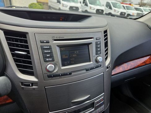 Used 2012 Subaru Outback 2.5i Limited w/ Moonroof Pkg image 16