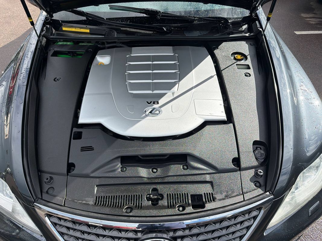 Used 2011 Lexus LS 460 AWD w/ Comfort Pkg image 29