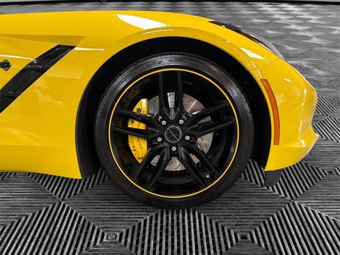 Used 2018 Chevrolet Corvette Stingray Convertible image 11