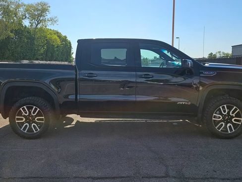 Used 2022 GMC Sierra 1500 AT4 w/ AT4 Preferred Package AWD/4WD image 12