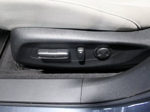 Certified 2023 Honda Accord EX image 10