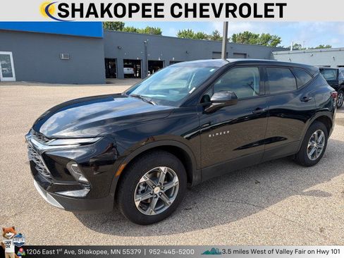 Used 2025 Chevrolet Blazer LT AWD/4WD image 1