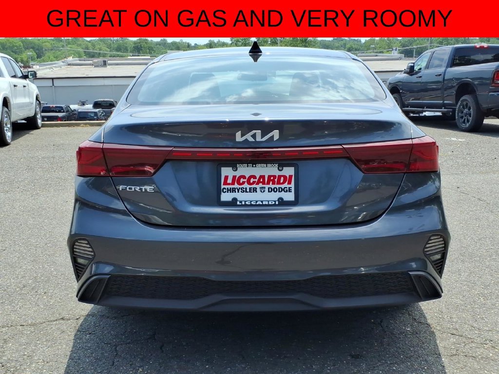 Used 2023 Kia Forte LXS FWD image 5