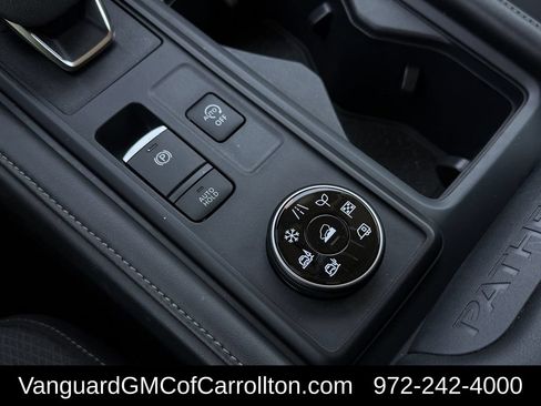 Used 2024 Nissan Pathfinder S AWD/4WD image 21
