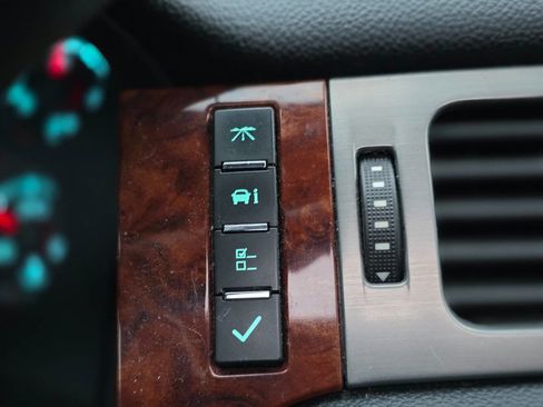 Used 2011 Chevrolet Silverado 3500 LTZ image 74