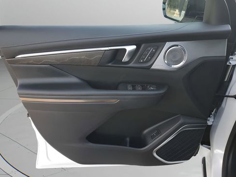 Used 2025 Buick Enclave Avenir w/ Super Cruise Package image 26