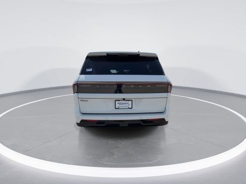 New 2026 Lincoln Navigator L Reserve AWD/4WD image 7