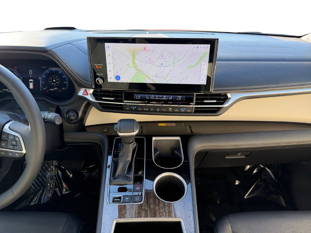 Used 2025 Toyota Sienna Platinum AWD/4WD image 13