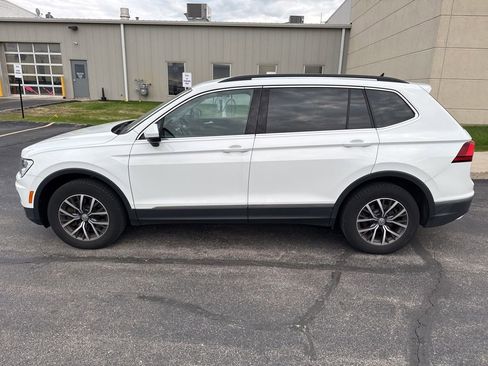Used 2018 Volkswagen Tiguan SE AWD/4WD image 3