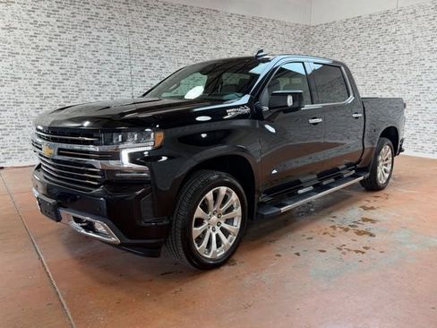 Used 2021 Chevrolet Silverado 1500 High Country w/ Technology Package image 3