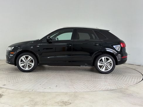 Used 2018 Audi Q3 2.0T Premium w/ Convenience Package AWD/4WD image 2