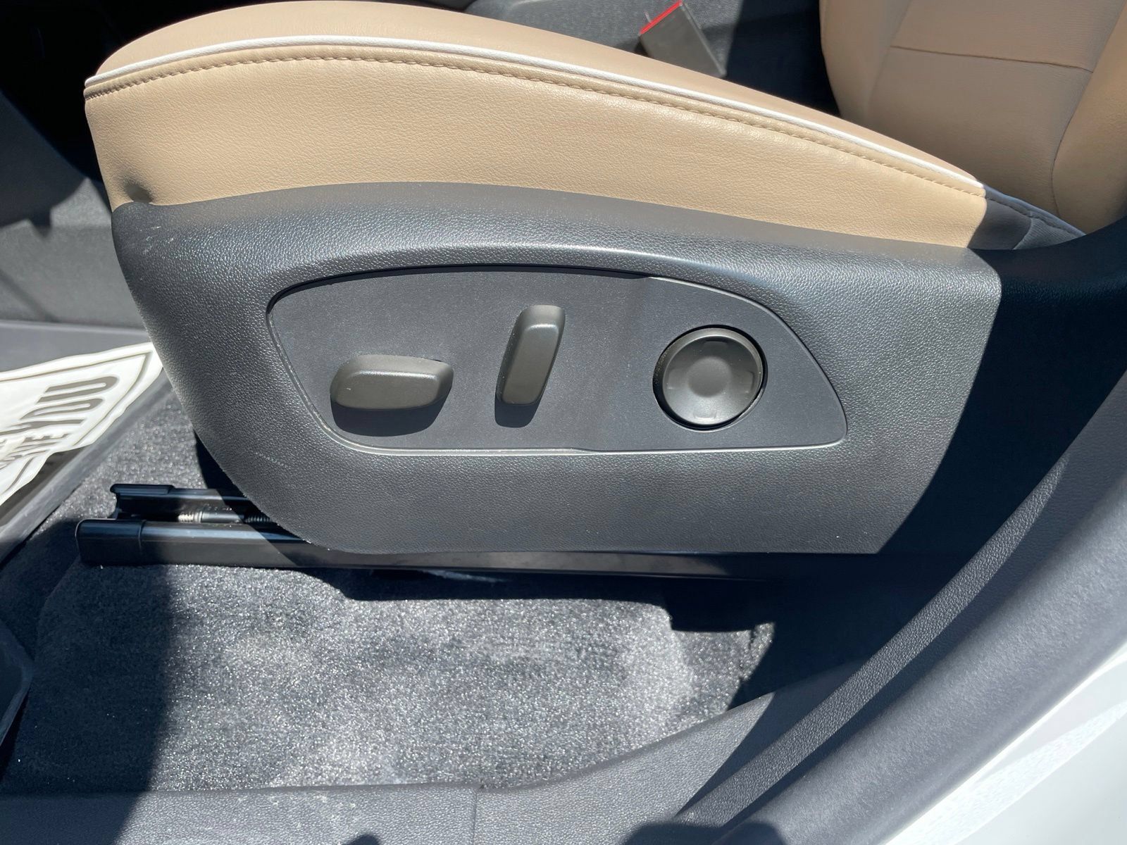Used 2025 Buick Enclave Preferred w/ LPO, Floor Liner Package FWD image 14