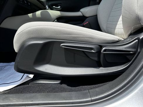 Certified 2024 Honda HR-V LX image 8
