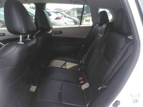 Used 2024 Toyota Corolla Cross LE FWD image 3