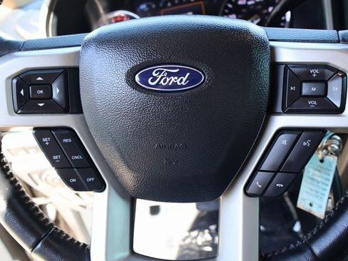 Certified 2022 Ford F250 Lariat w/ Lariat Value Package image 33