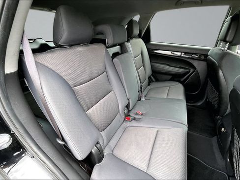 Used 2012 Kia Sorento LX w/ Convenience Pkg FWD image 27