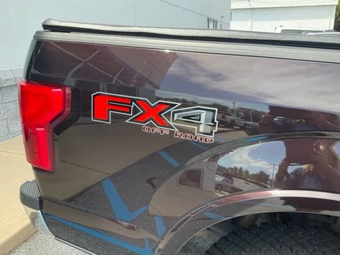 Used 2018 Ford F150 Lariat w/ Equipment Group 502A Luxury AWD/4WD image 11