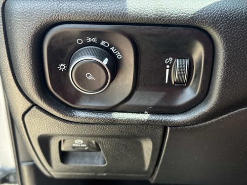 Used 2024 RAM 1500 Laramie RWD image 20