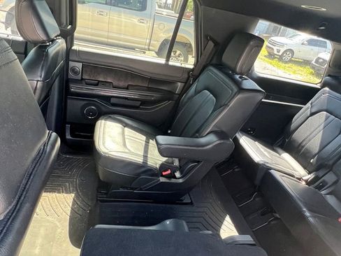 Used 2021 Ford Expedition Limited RWD image 2