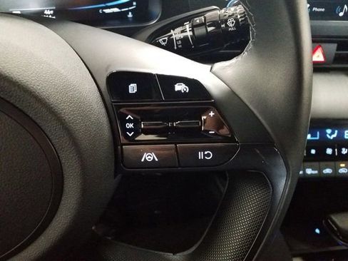 Certified 2025 Hyundai Elantra Sport image 5