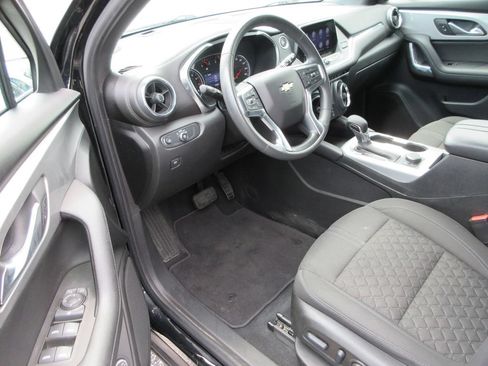 Used 2022 Chevrolet Blazer LT FWD image 12