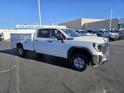 New 2024 GMC Sierra 2500 Pro w/ Convenience Package