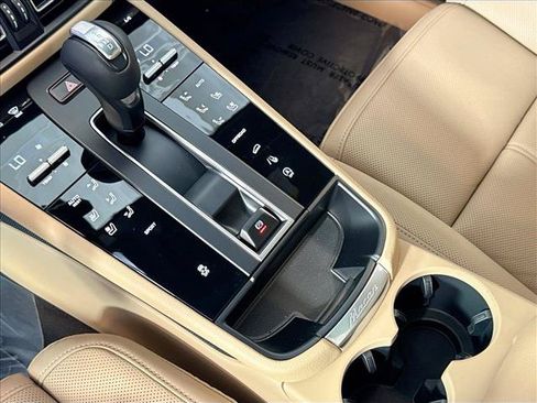 Certified 2026 Porsche Macan AWD/4WD image 18