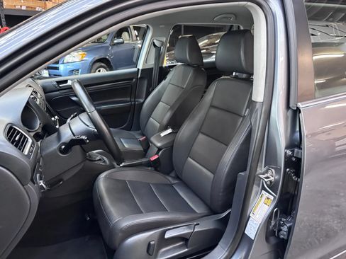Used 2011 Volkswagen Jetta TDI FWD image 8