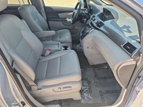 Used 2014 Honda Odyssey Touring Elite image 34